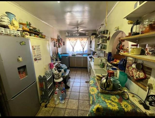 4 BEDROOM HOUSE FOR SALE IN GEELHOUTPARK